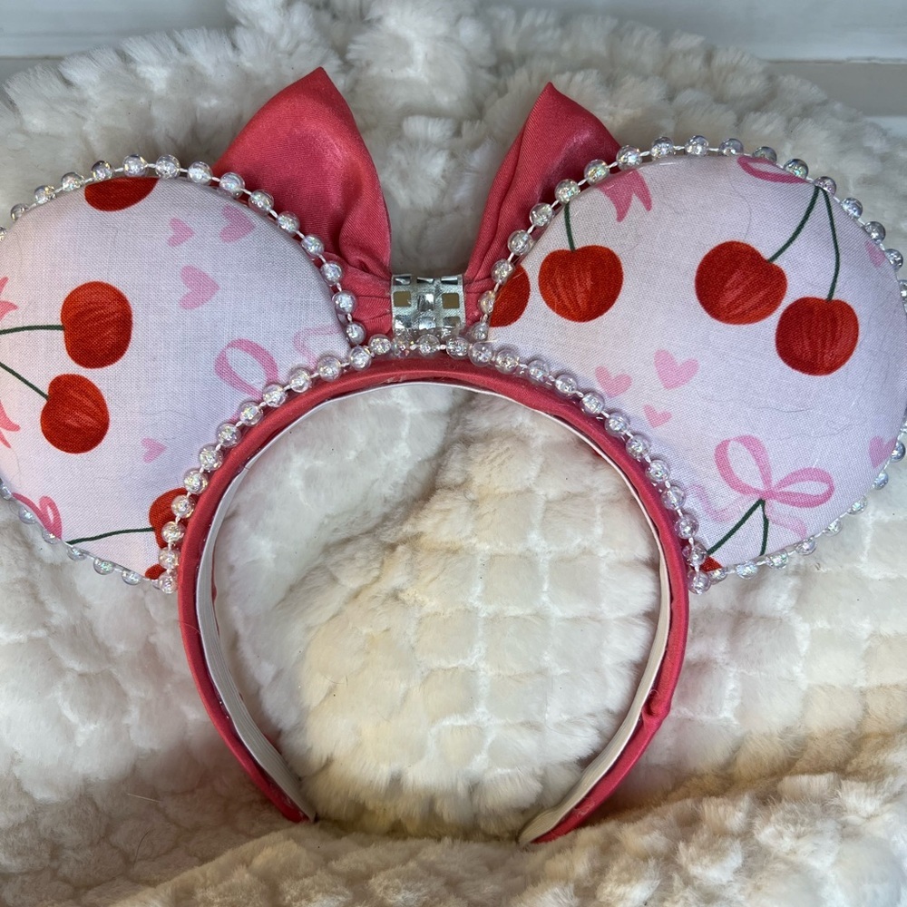 Pink and Silver Minnie Mouse Hair Accessories - Picture 4 of 5